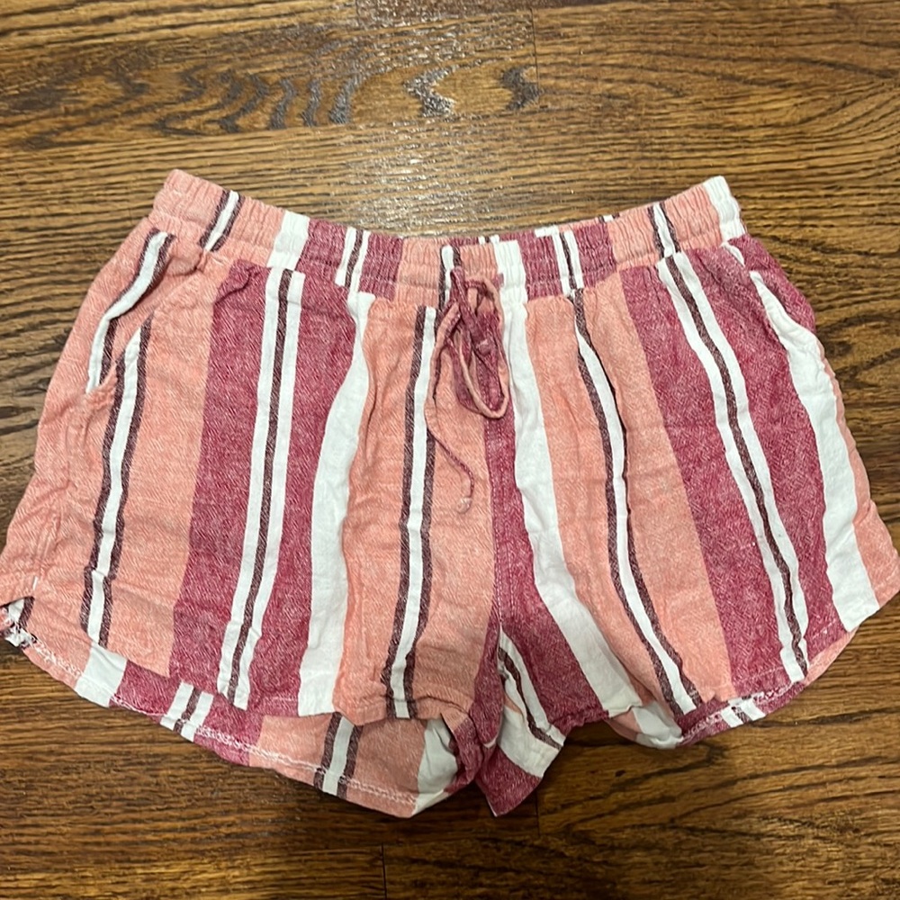Universal Thread knit shorts